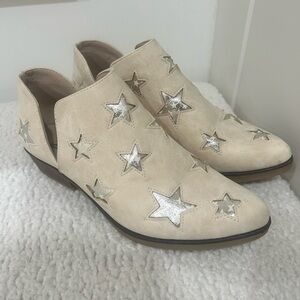 Seven7 Cream Ankle Boots with Silver Stars